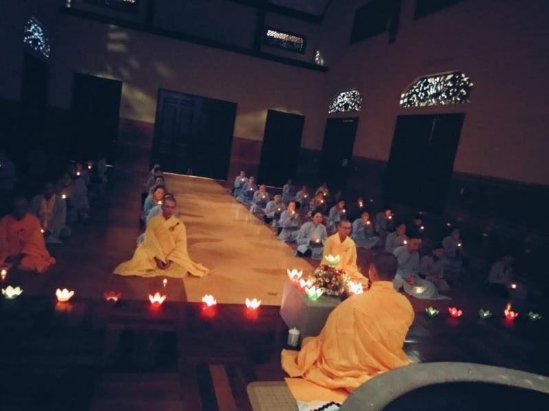 Đăk R Lấp: Chùa Hoa Khai trang nghiêm tổ chức đêm hoa đăng kính mừng ngày vía Phật A Di Đà