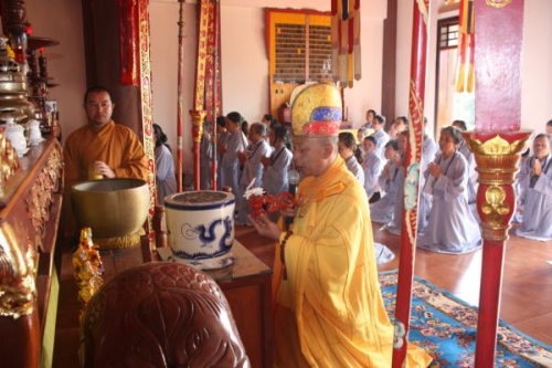 Đạo tràng Bát Quan trai chùa Hoa Nghiên tổng kết Phật sự năm 2012